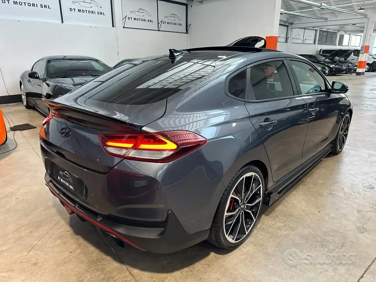 Usata Hyundai i30 N Performance 275 CV (202 kW) 2020 Grigio Berlina