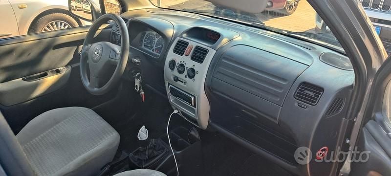 Usata Opel Agila 69 CV (50 kW) 2007 Grigio Utilitaria