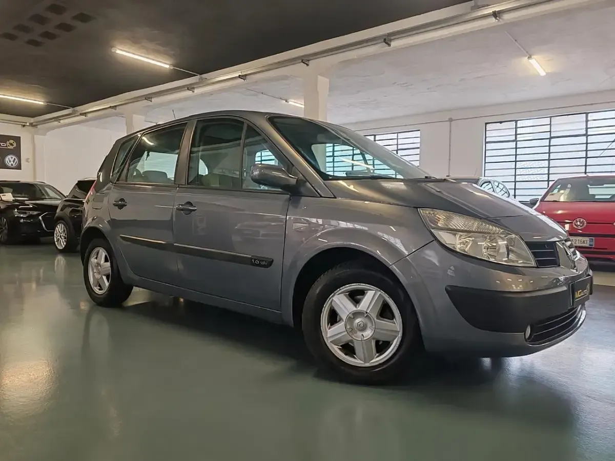 Usata Renault Scenic E-Tech 111 CV (81 kW) 2006 Grigio Monovolume
