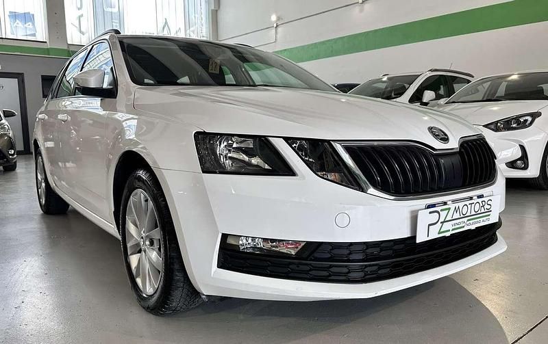Usata Skoda Octavia Executive 116 CV (85 kW) 2019 Bianco Station wagon