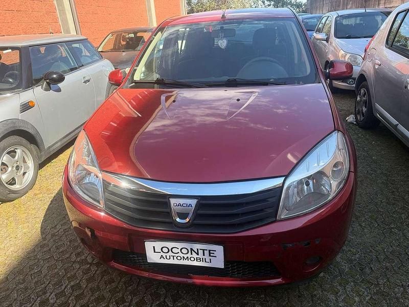 Usata Dacia Sandero Ambiance 75 CV (55 kW) 2009 Rosso Berlina