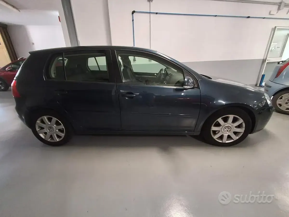 Usata VW Golf V 140 CV (102 kW) 2006 Bluazzurro Utilitaria