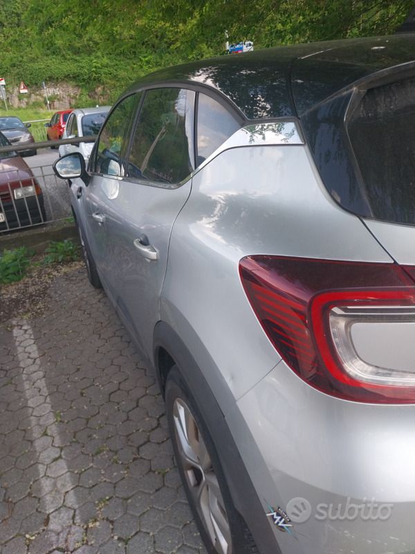Grigio Usata 2022 Renault Captur SUV | 13.000 € (Super prezzo) - Immagine 1/4