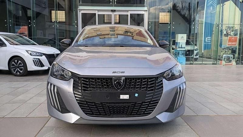 Verde Nuova 2025 Peugeot 208 Style Due volumi | 14.600 € (Super prezzo) - Immagine 1/4