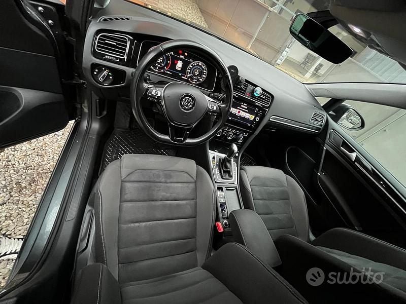 Usata VW Golf VII Executive 156 CV (114 kW) 2017 Grigio Utilitaria