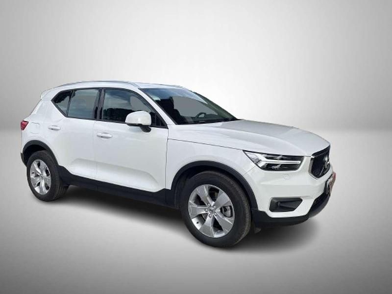 Usata Volvo XC40 Momentum 197 CV (144 kW) 2022 Bianco SUV