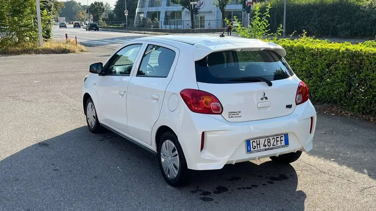 Usata Mitsubishi Space Star 71 CV (52 kW) 2022 Bianco Utilitaria