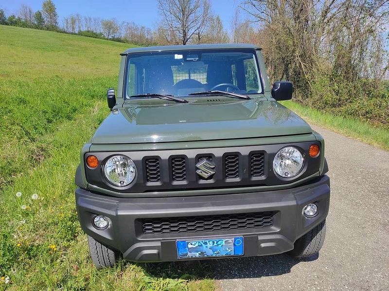 Usata Suzuki Jimny 102 CV (75 kW) 2023 Verde SUV