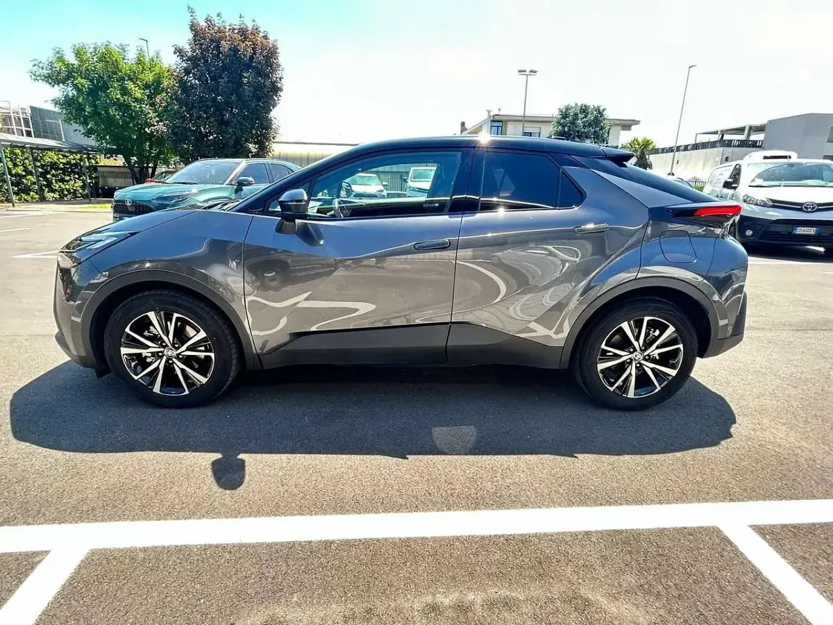 Usata Toyota C-HR Trend 223 CV (164 kW) 2025 Grigio SUV