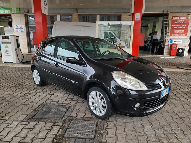 Usata Renault Clio II 85 CV (62 kW) 2007 Nero Berlina