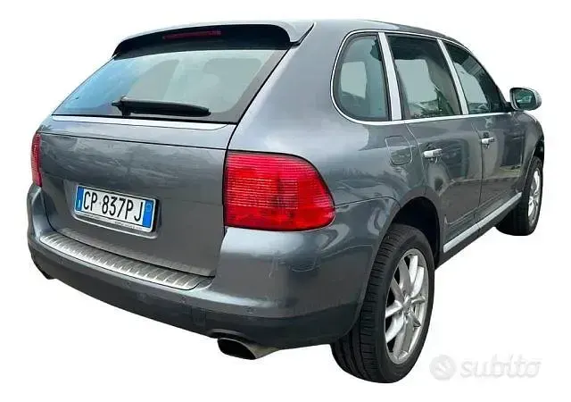 Usata Porsche Cayenne 250 CV (183 kW) 2004 Grigio SUV