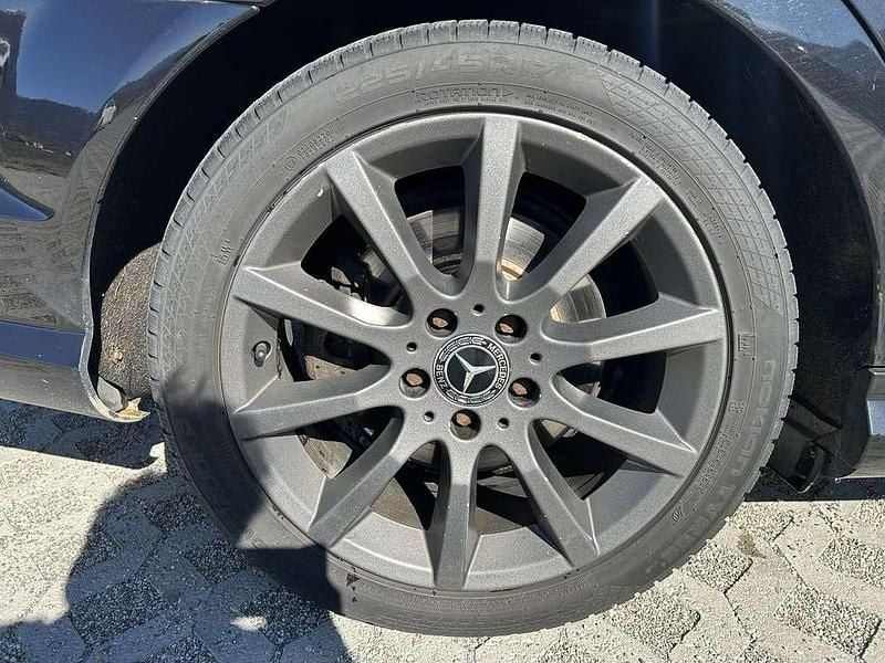 Usata Mercedes C320 Avantgarde 224 CV (164 kW) 2007 Nero Berlina