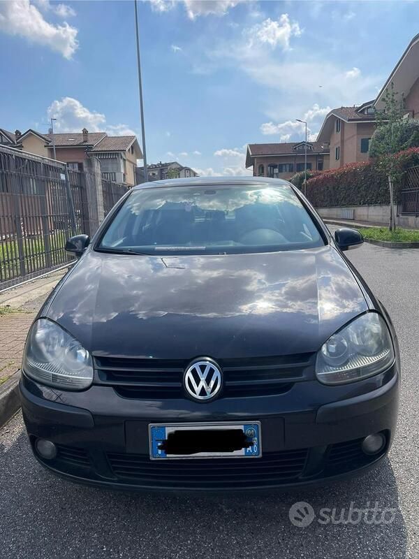 Usata VW Golf V 2004 Blu Utilitaria