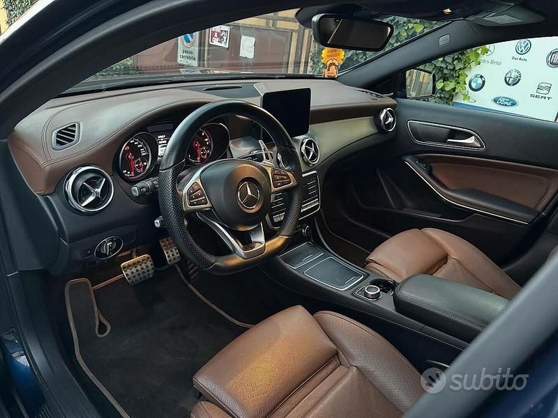 Usata Mercedes GLA220 Premium 176 CV (129 kW) 2018 Blu SUV