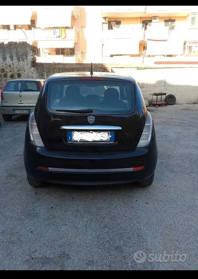 Usata Lancia Ypsilon 75 CV (55 kW) 2011 Nero Utilitaria