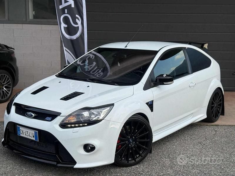 Usata Ford Focus RS 305 CV (224 kW) 2010 Bianco Utilitaria