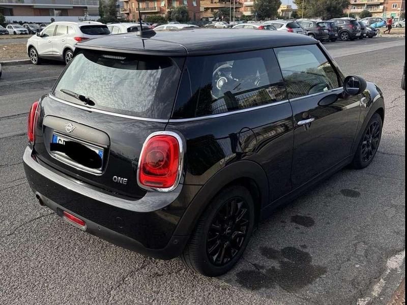 Usata Mini ONE 75 CV (55 kW) 2019 Nero Utilitaria
