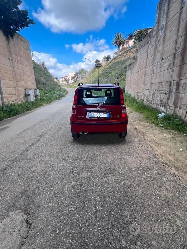 Usata Fiat Panda 75 CV (55 kW) 2012 Rosso Utilitaria