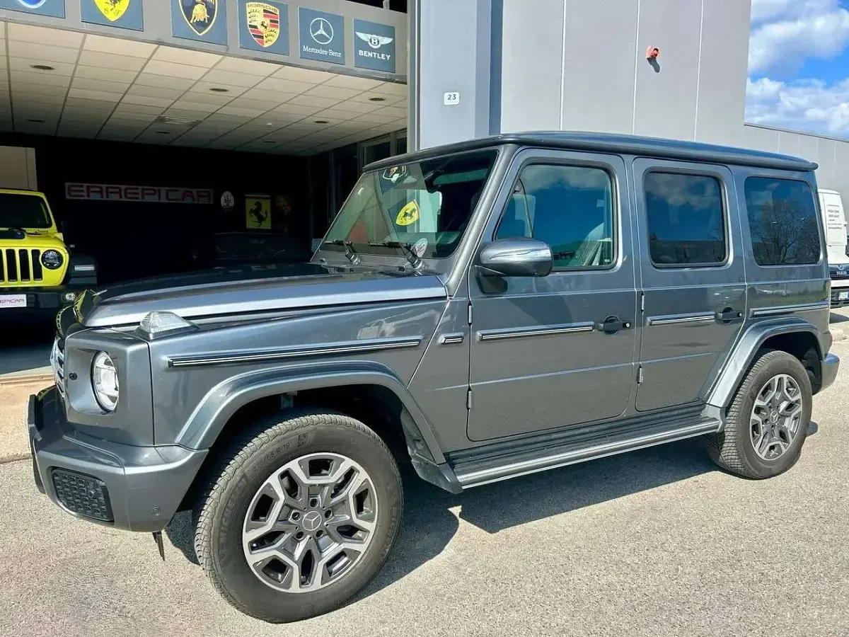 Usata Mercedes G450 Exclusive 367 CV (269 kW) 2024 Grigio selenite SUV