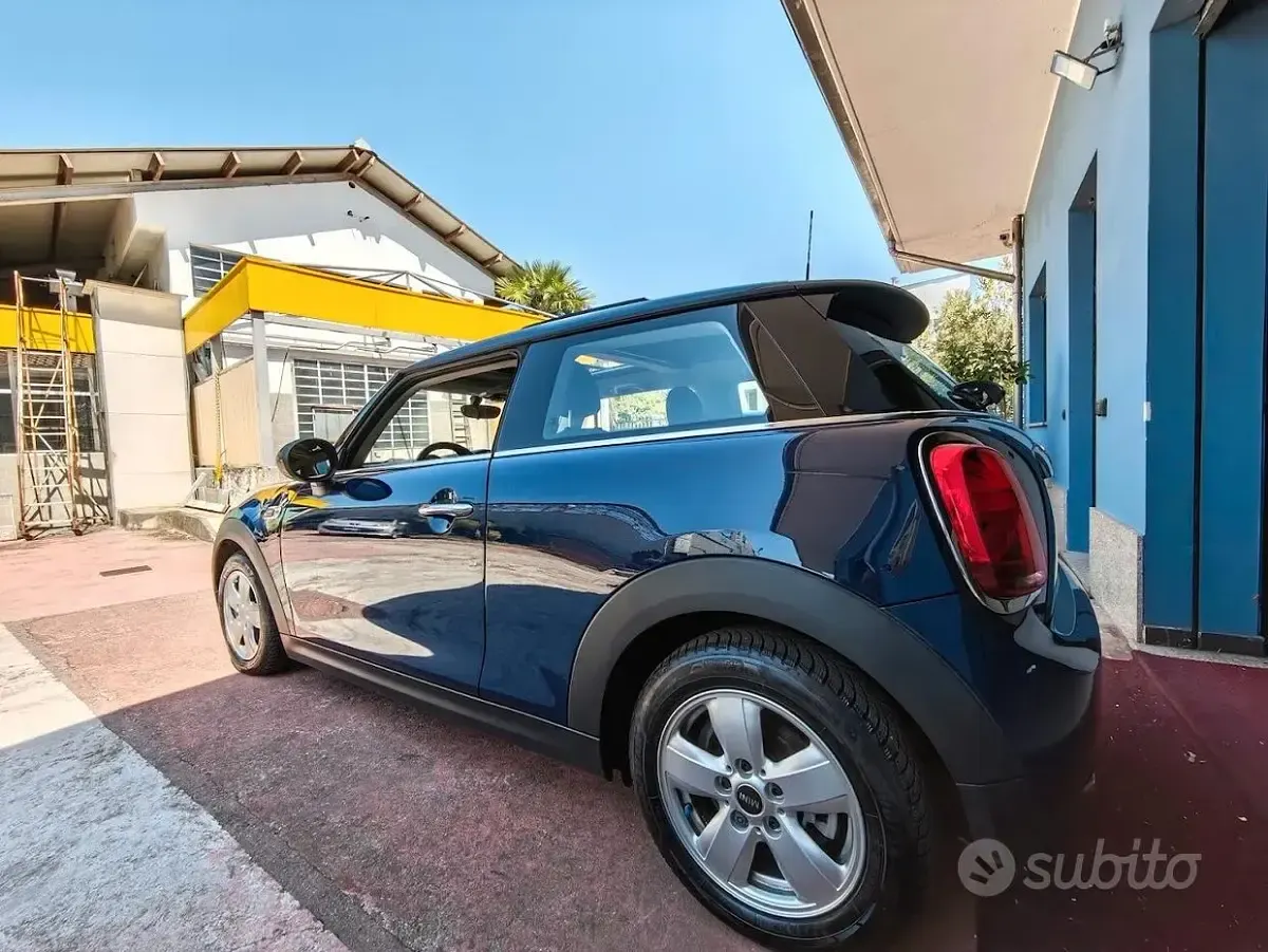 Usata Mini Cooper D Hype 116 CV (85 kW) 2019 Bluazzurro Utilitaria