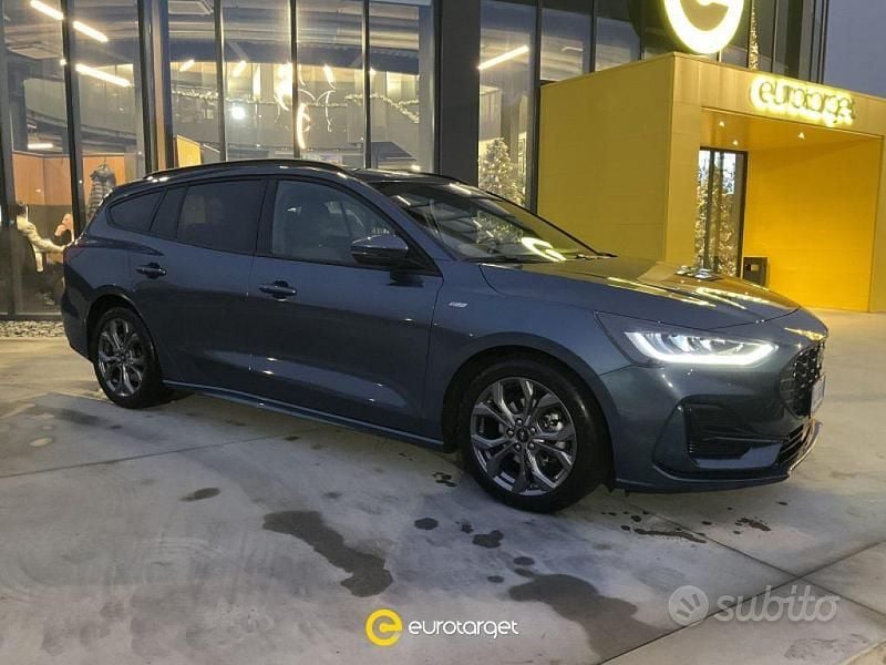 Blu/azzurro Usata 2022 Ford Focus ST-Line Station wagon | 17.950 € (Cara) - Immagine 1/4