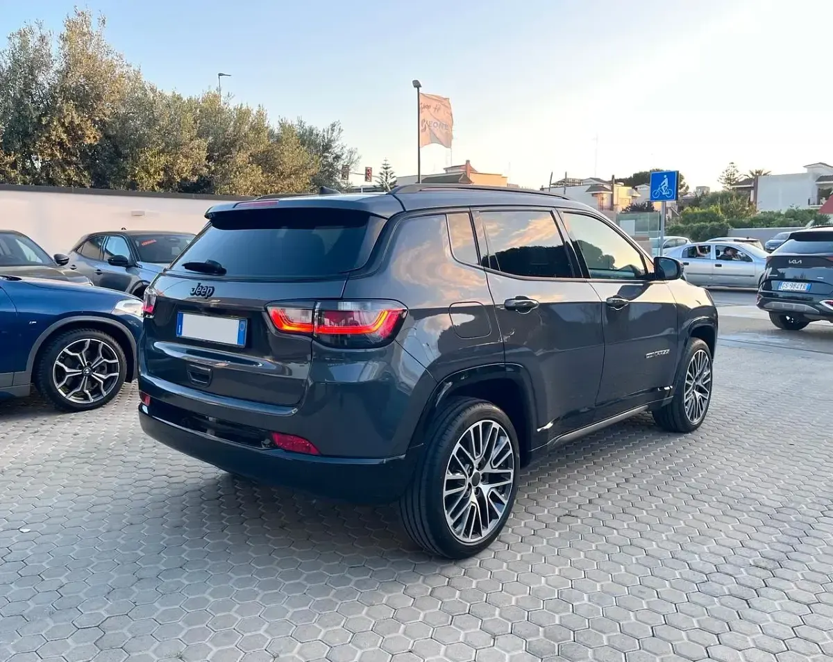 Usata Jeep Compass Summit 130 CV (95 kW) 2025 Grigio SUV