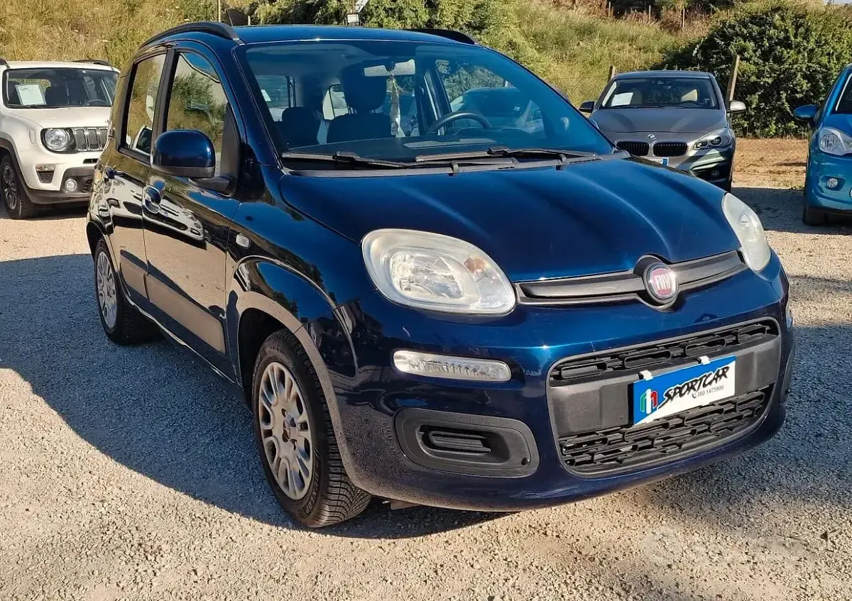 Usata Fiat Panda Lounge 69 CV (50 kW) 2012 Blu Utilitaria