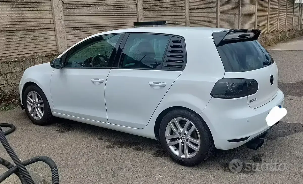 Usata VW Golf VI 105 CV (77 kW) 2010 Bianco Utilitaria