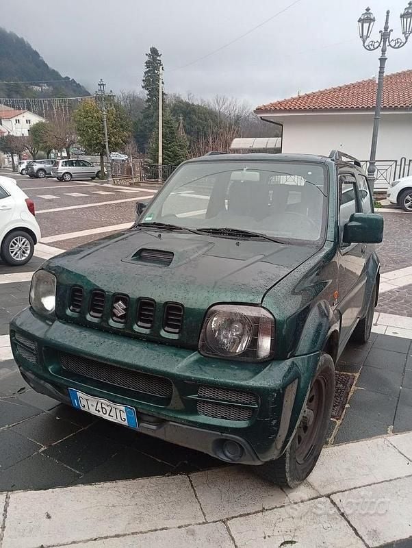 Second-hand Suzuki Jimny 65 CP (47 kW) 2007 Verde SUV