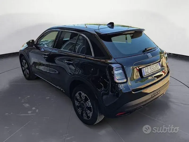 Usata Fiat 600 145 CV (106 kW) 2025 Nero SUV