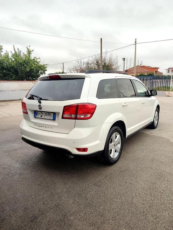 Usata Fiat Freemont Lounge 140 CV (102 kW) 2011 Bianco SUV