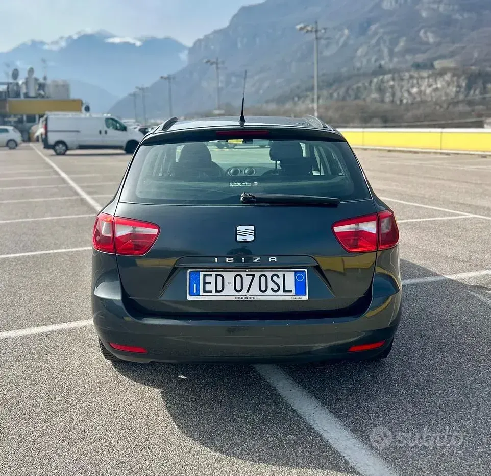 Usata Seat Ibiza Style 75 CV (55 kW) 2010 Nero Berlina