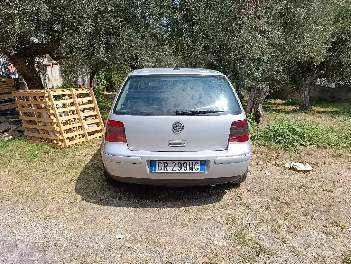 Usata VW Golf IV 110 CV (80 kW) 2000 Grigio Berlina