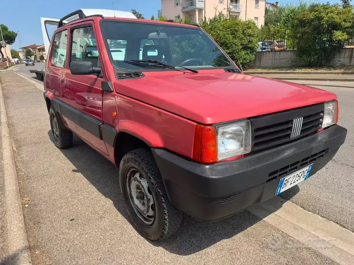 Usata Fiat Panda 4x4 Trekking 54 CV (39 kW) 1999 Rosso Utilitaria