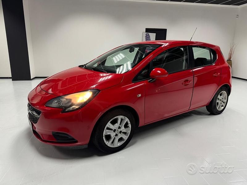 Usata Opel Corsa Cosmo 90 CV (66 kW) 2015 Rosso Berlina