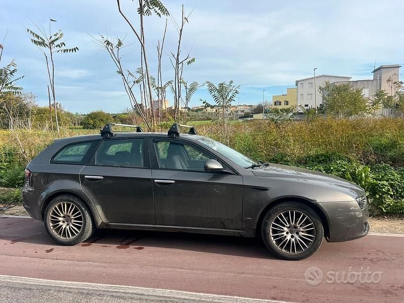 Usata 2008 Alfa Romeo 159 Station wagon | 1800 € - Immagine 1/4