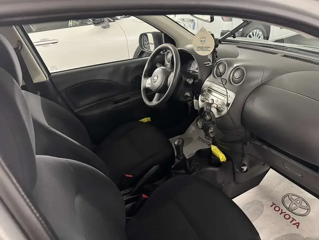 Usata Nissan Micra 80 CV (58 kW) 2011 Argento Utilitaria