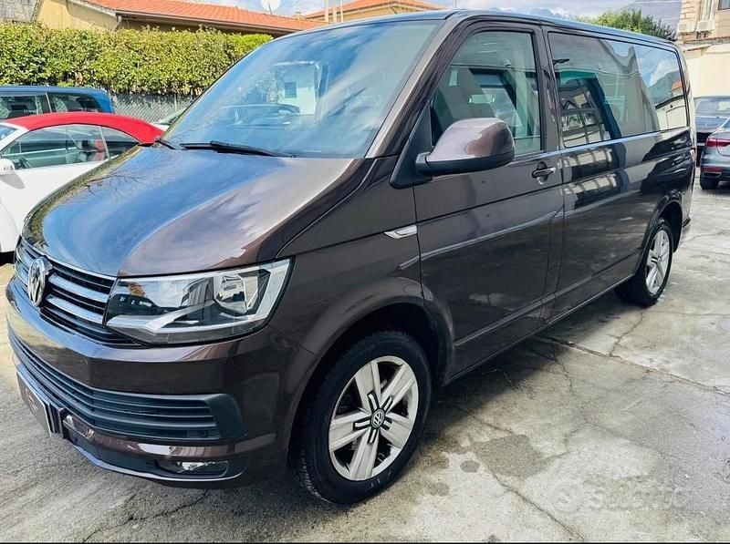 Usata VW Caravelle Comfortline 150 CV (110 kW) 2018 Marrone Monovolume