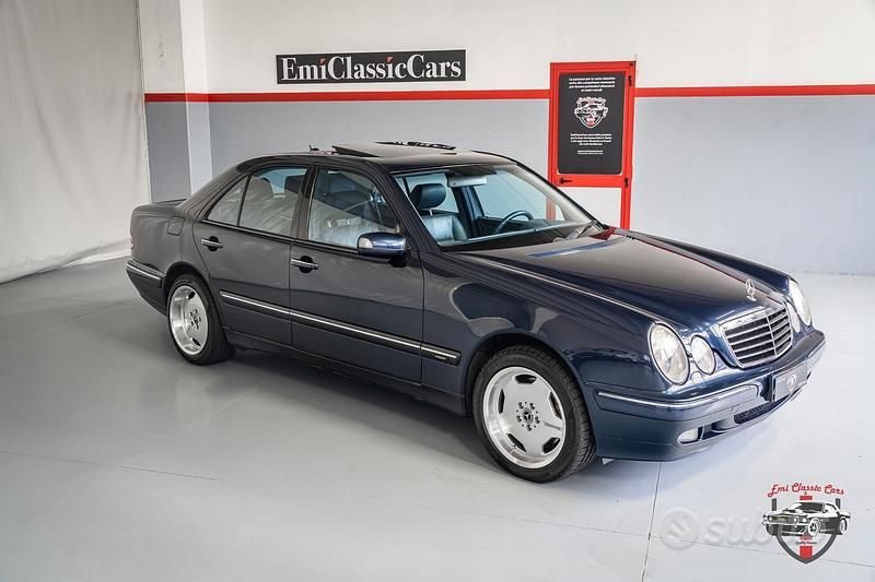 Usata Mercedes E430 Avantgarde 279 CV (205 kW) 2000 Blu Berlina