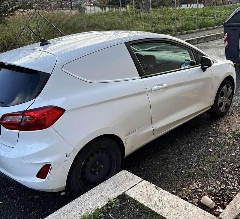Usata Ford Fiesta 75 CV (55 kW) 2020 Berlina