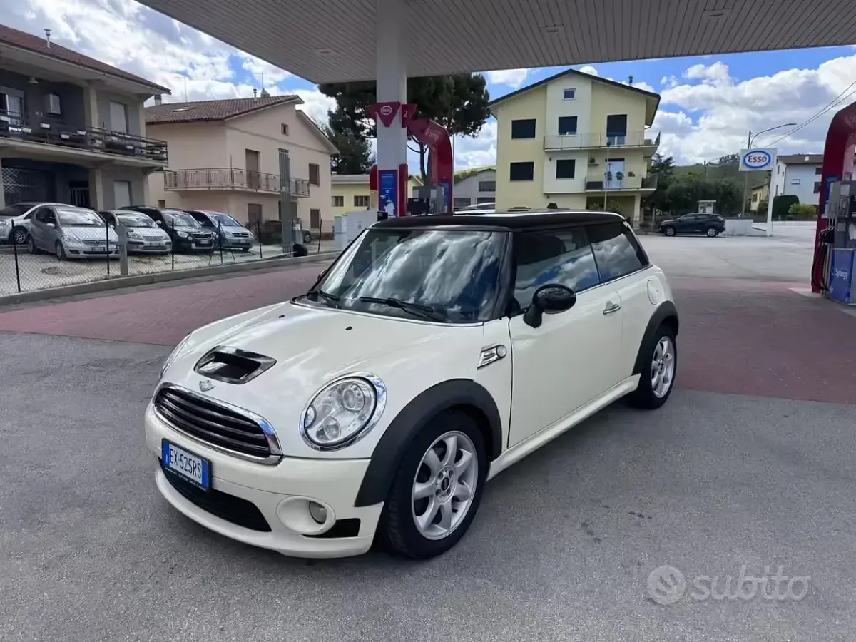 Usata Mini Cooper D 90 CV (66 kW) 2010 Beige Utilitaria