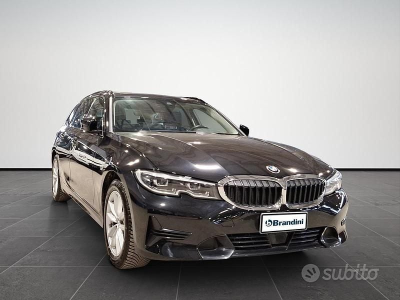 Usata BMW 320e Advantage 190 CV (139 kW) 2022 Nero Station wagon