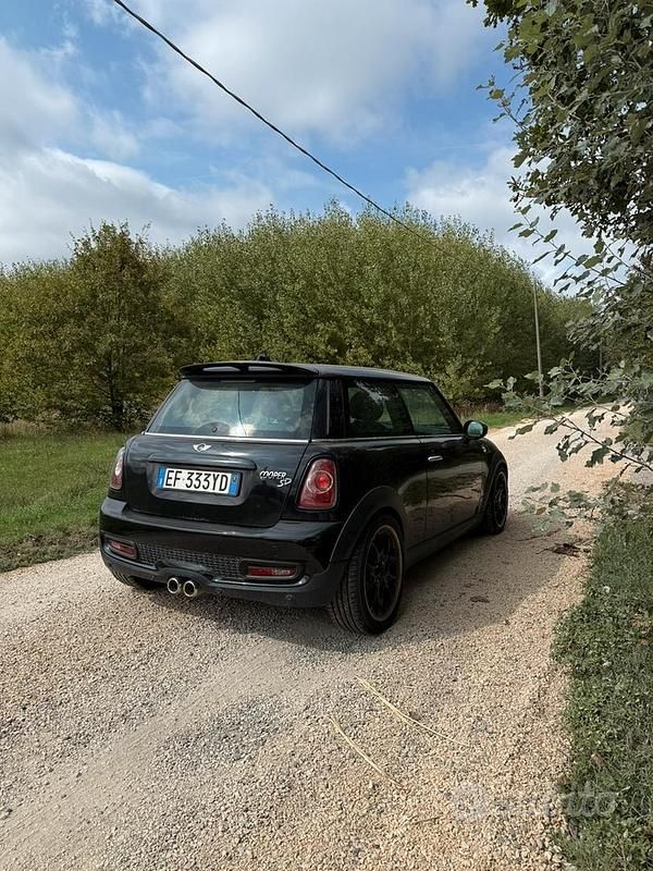Begagnad Mini Cooper SD 143 HK (105 kW) 2011 Svart Halvkombi