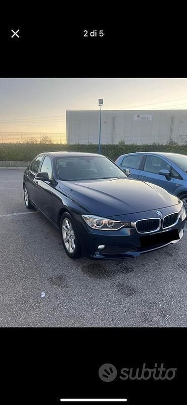 Usata BMW 318 143 CV (105 kW) 2012 Blu Berlina