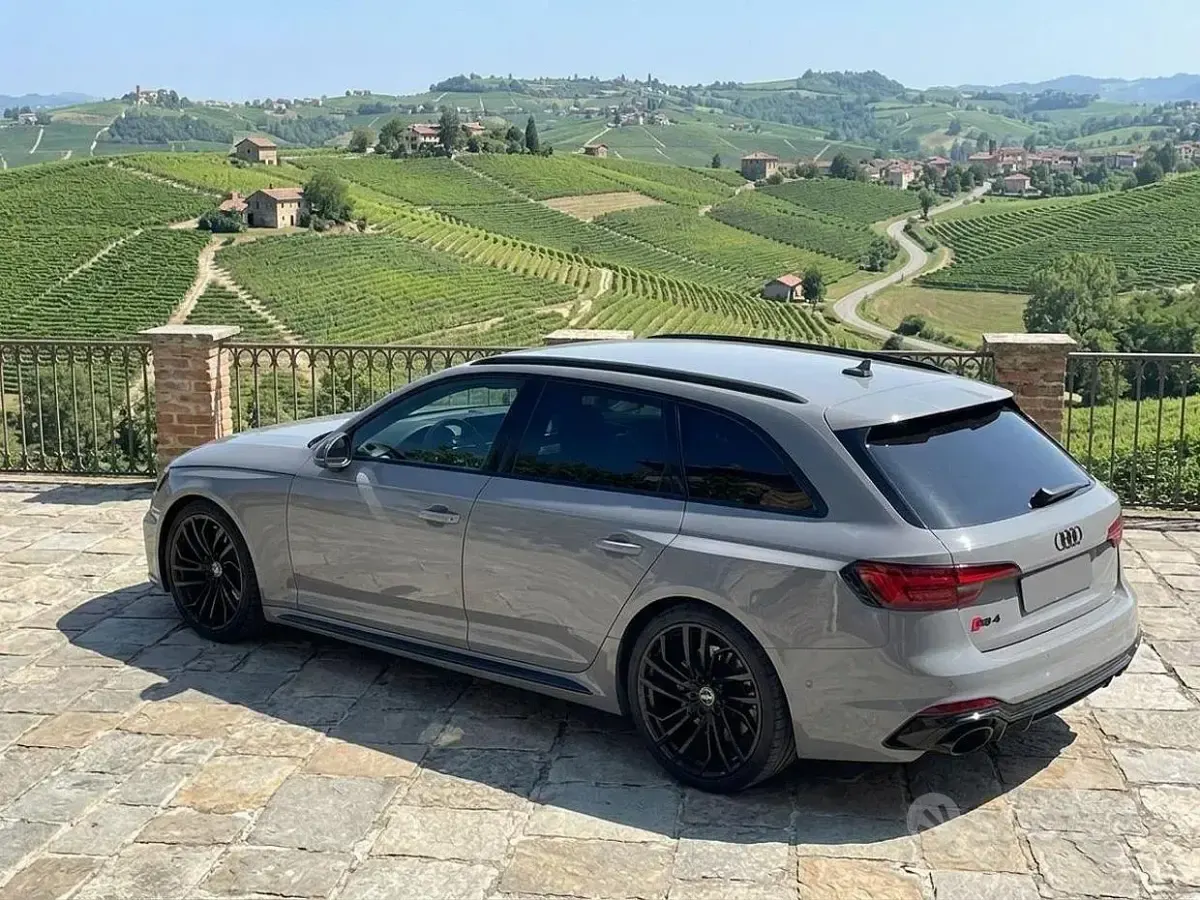 Usata Audi RS4 Exclusive 450 CV (330 kW) 2023 Grigio Station wagon