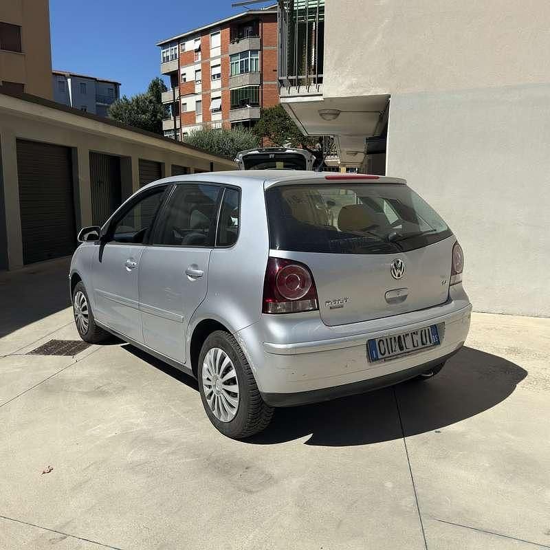 Usata VW Polo Comfortline 75 CV (55 kW) 2005 Argento Utilitaria