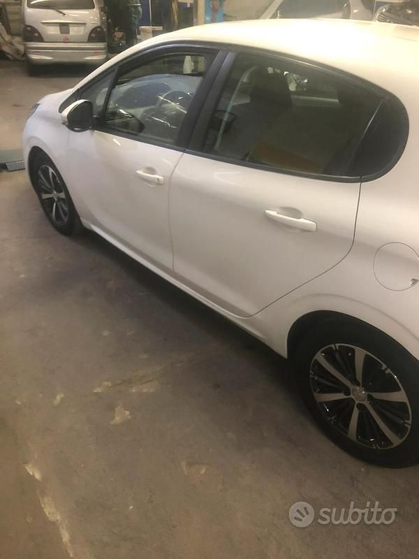 Usata Peugeot 208 2015 Bianco Utilitaria