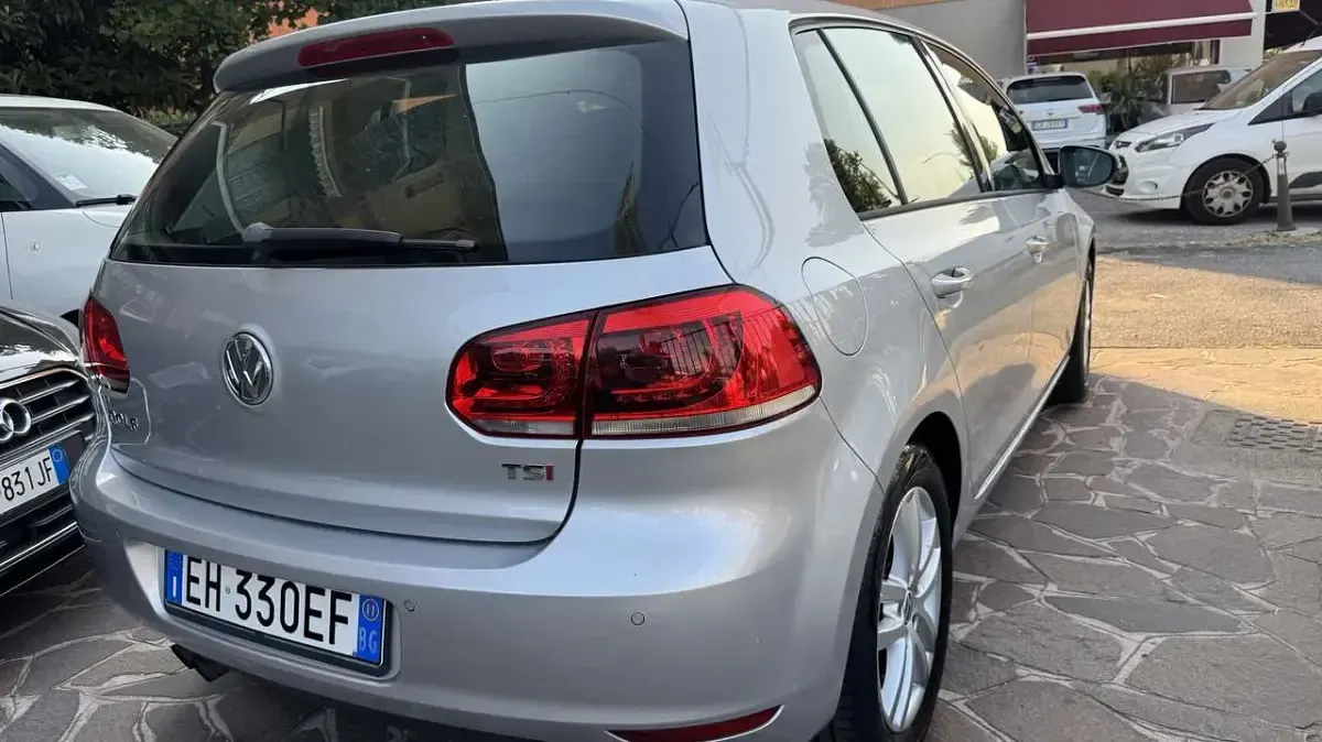 Usata VW Golf VI Highline 122 CV (89 kW) 2011 Argento Utilitaria
