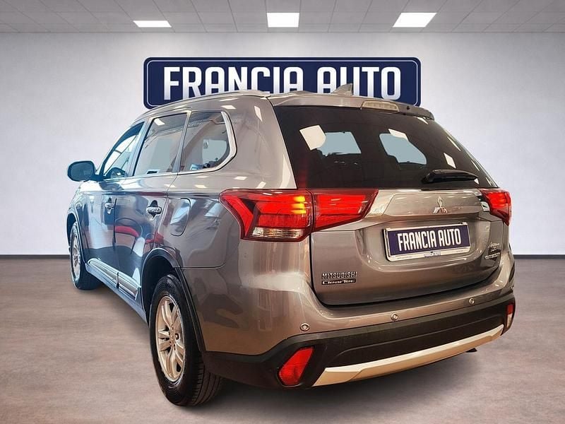 Usata Mitsubishi Outlander Instyle 150 CV (110 kW) 2019 Grigio SUV