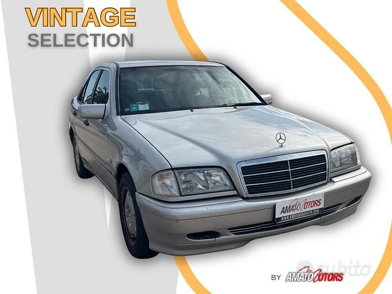 Usata Mercedes C220 Classic 95 CV (69 kW) 1997 Grigio Berlina